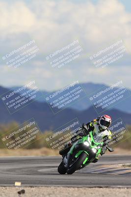 media/Nov-16-2025-Race Pace (Sun) [[8c5fa54630]]/Non Verified Riders (1st 20 Minutes)/5-Turn 15 (110pm)/